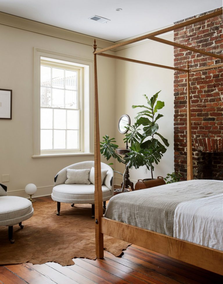 19th century Charleston rowhouse 8