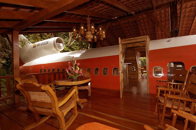 costa-verde-airplane-room-costa-rica