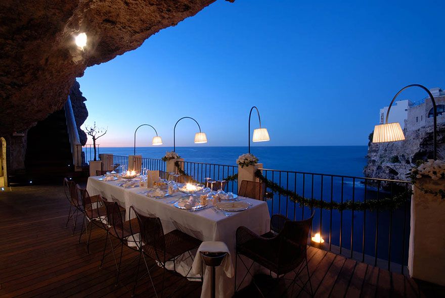 Interior-Design-Beldecor-AD-Italian-Cave-Restaurant-Grotta-Palazzese-In-The-Town-Of-Polignano-Mare-03