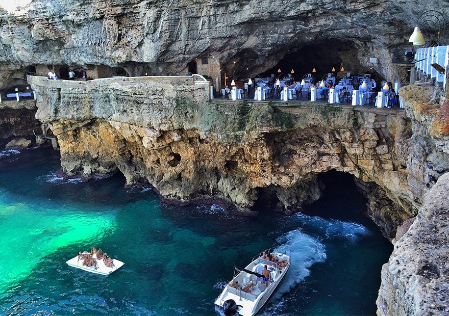 Interior-Design-Beldecor-AD-Italian-Cave-Restaurant-Grotta-Palazzese-In-The-Town-Of-Polignano-Mare-09