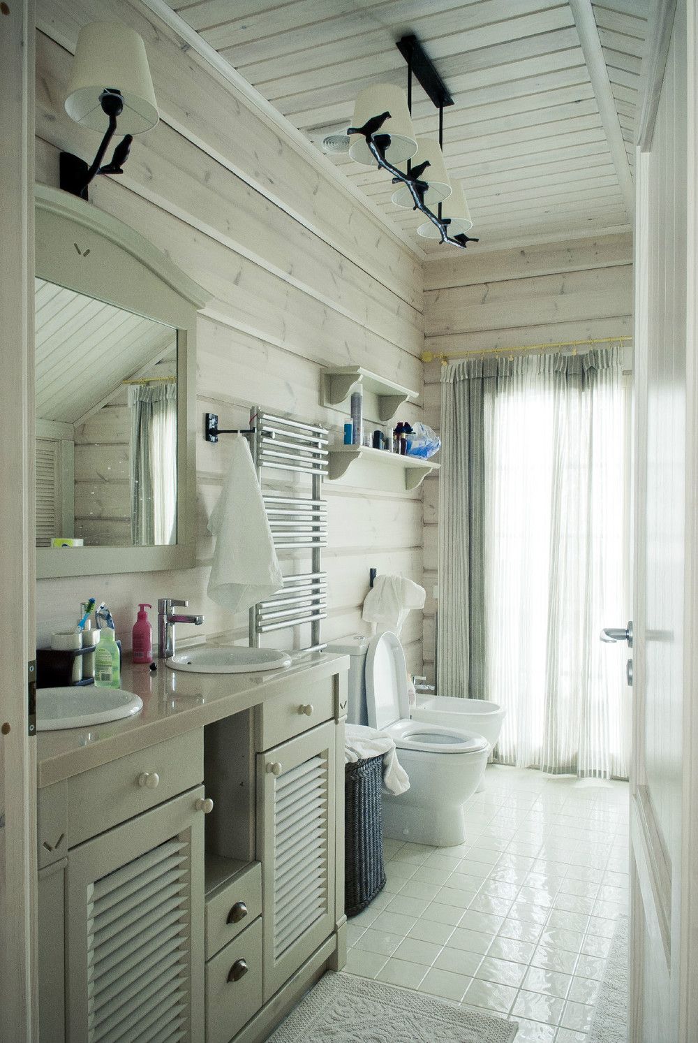 Thiet ke noi that BelDecor vn 4 Wood clad bathroom