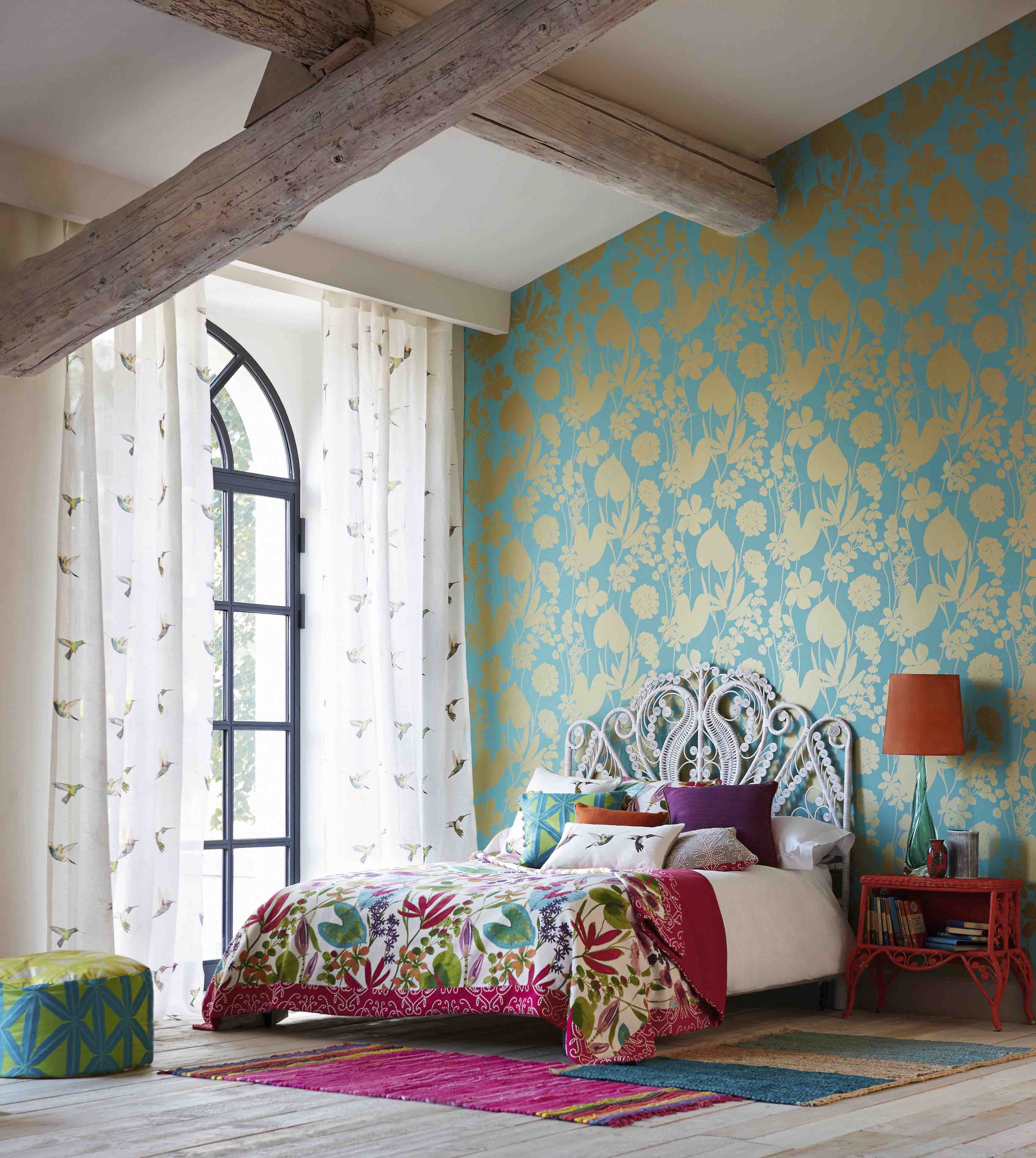 Thiet ke noi that BelDecor vn to diem khong gian nha voi giay dan tuong hoa tiet bat mat 56b3381052